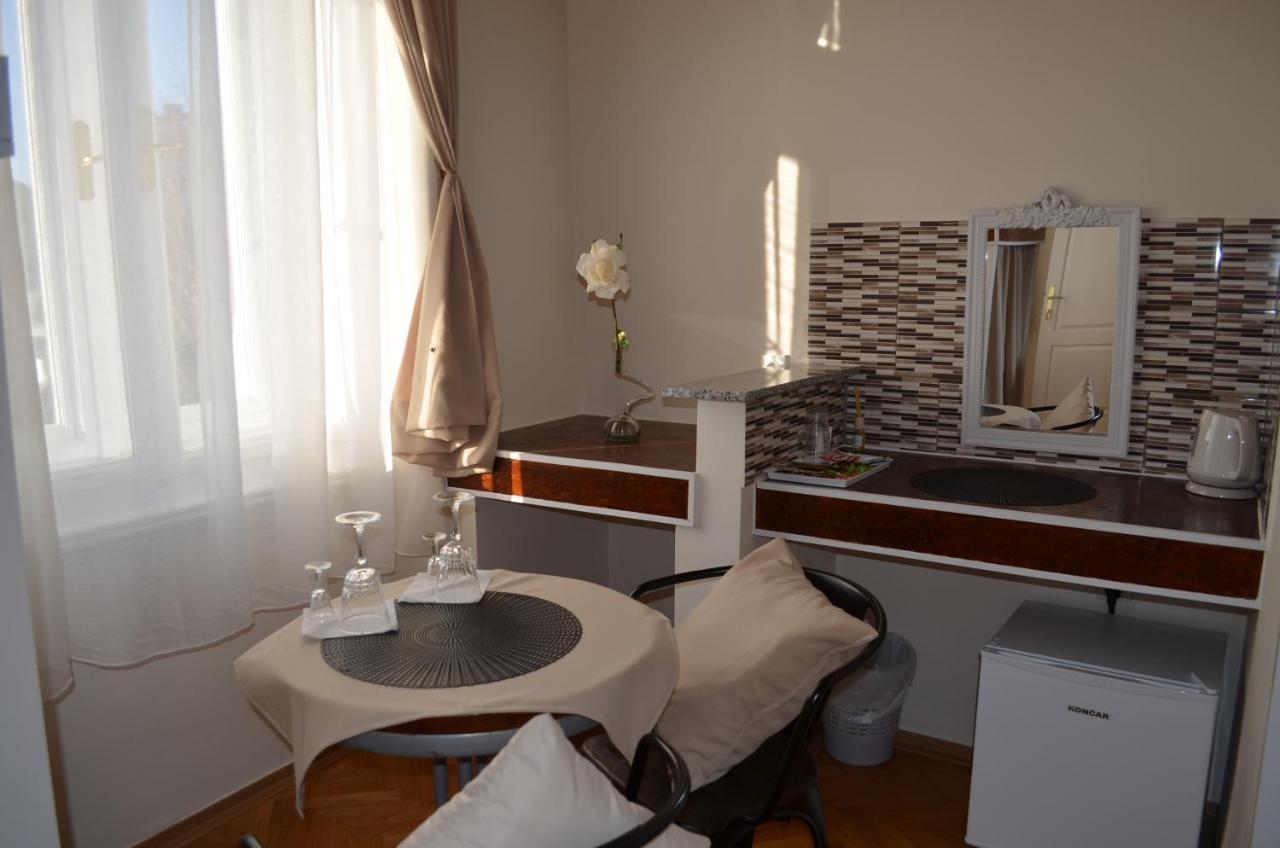 Rooms & Apartments Infinity غييكا المظهر الخارجي الصورة