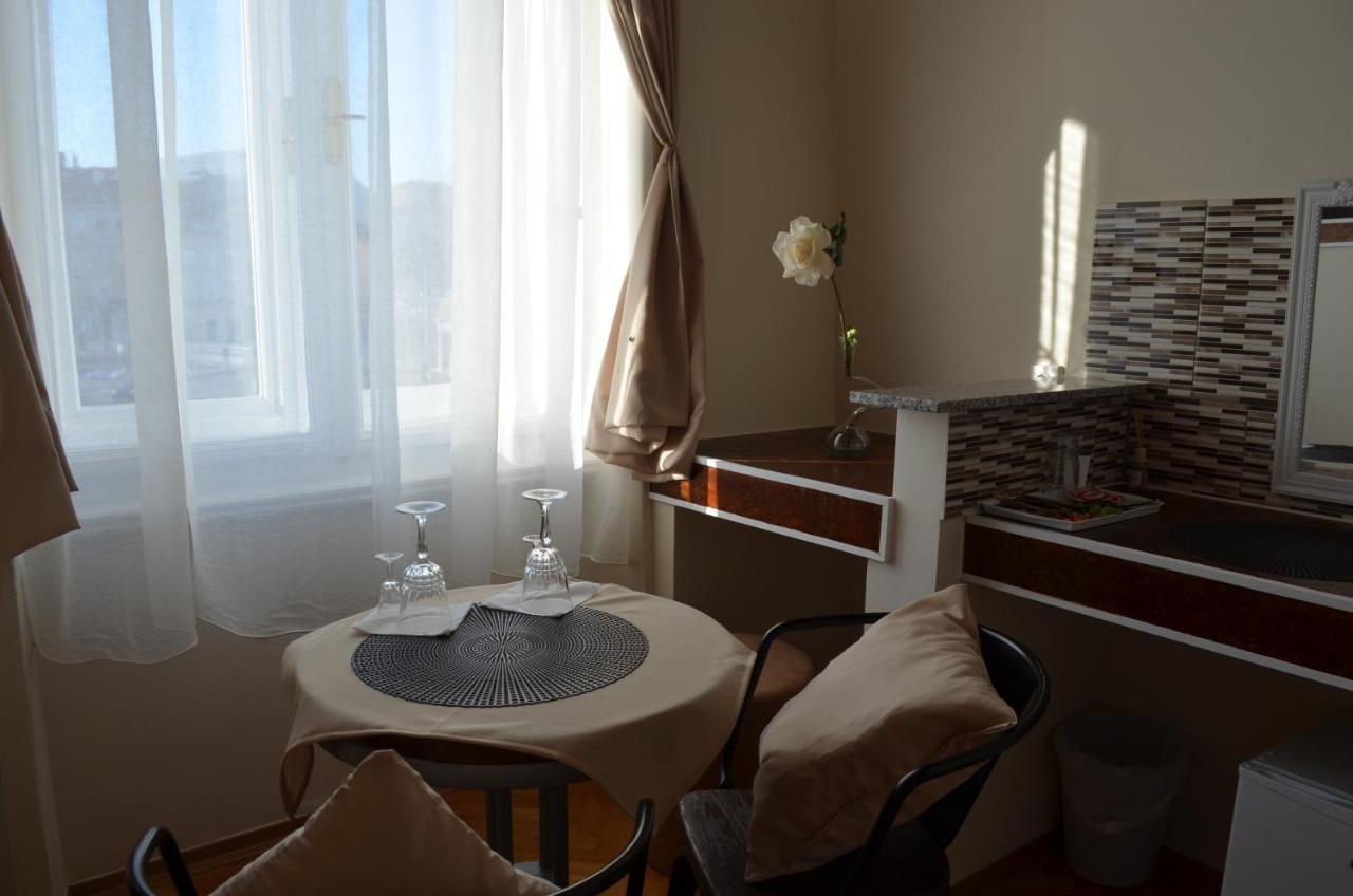 Rooms & Apartments Infinity غييكا المظهر الخارجي الصورة