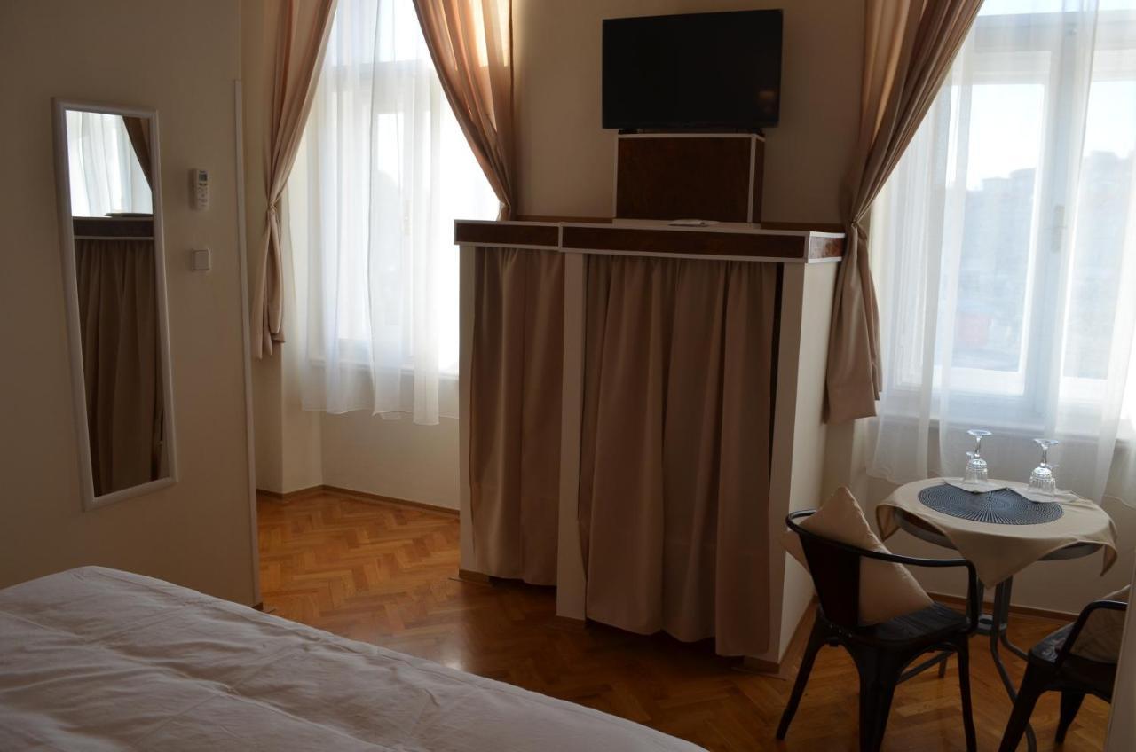 Rooms & Apartments Infinity غييكا المظهر الخارجي الصورة